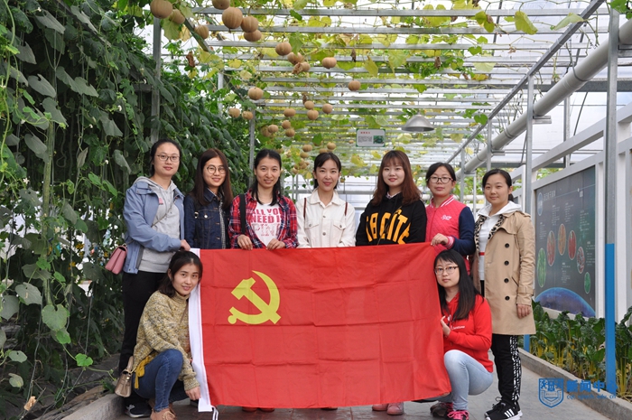 【海外人才缓冲基地投�?106】海外人才缓冲基地教工第一党支部赴八卦洲街道开展党日活�?.jpg