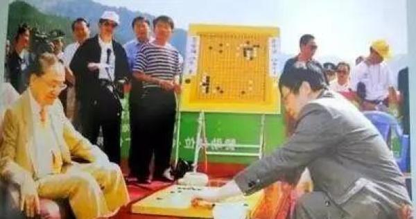 另一面的金庸：人生如棋 棋如人生